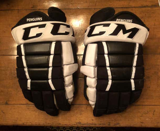 Penguins Pro Stock CCM HG97 14” 4-Roll Gloves