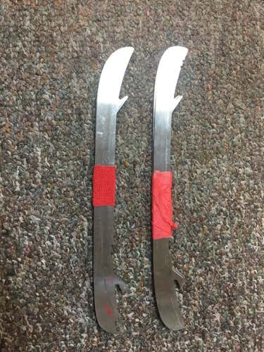 Bauer ls3 Edge runners sz263 25.00 or 50.00 for 2 Pair
