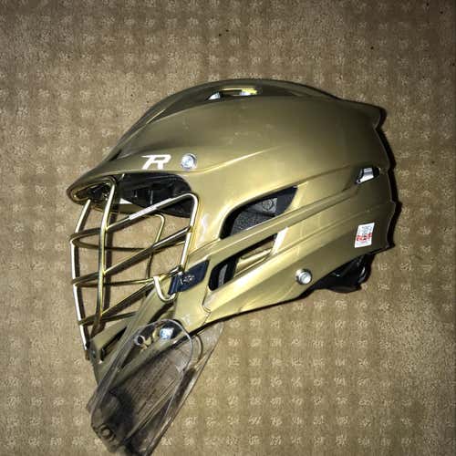 Notre Dame Team Issued Cascade R