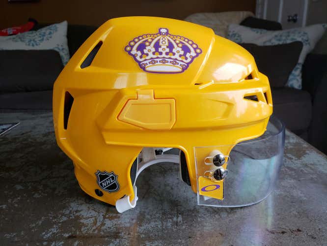 LA Kings Retro Brayden McNabb CCM Medium V08 Helmet