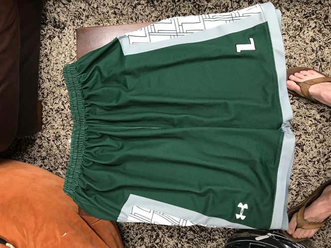 2017 Loyola green game shorts