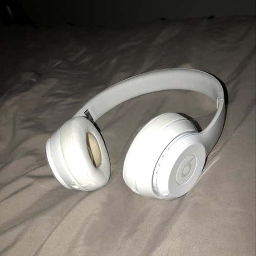 Beats by Dre Wireless Solo 3’s