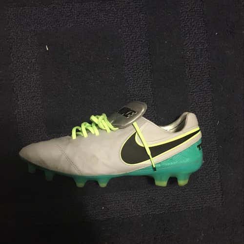 Nike Tiempo