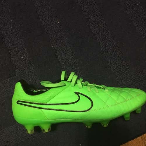 Nike Tiempo