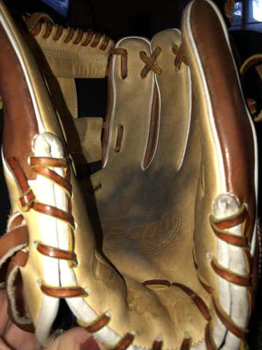 Wilson A2000 Glove