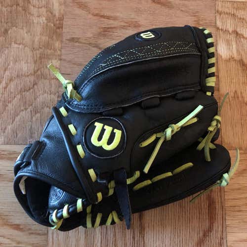 Wilson A0440SA125 Softball Glove (12.5”)