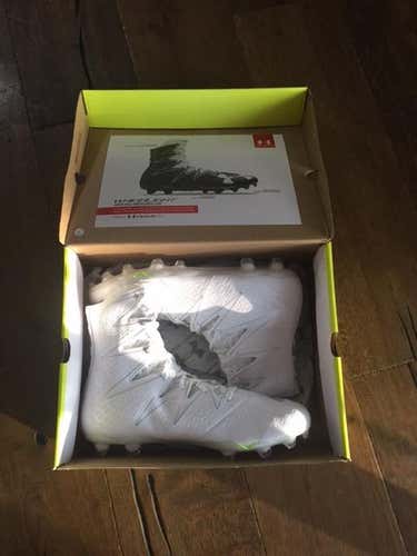 New Under Armour Highlight Cleats Size 12.5