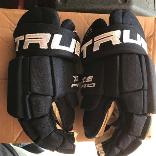 Winnipeg Jets Pro Stock True Gloves