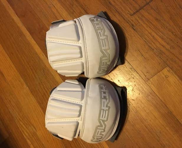 LN MAVERIK MAX ARM PADS