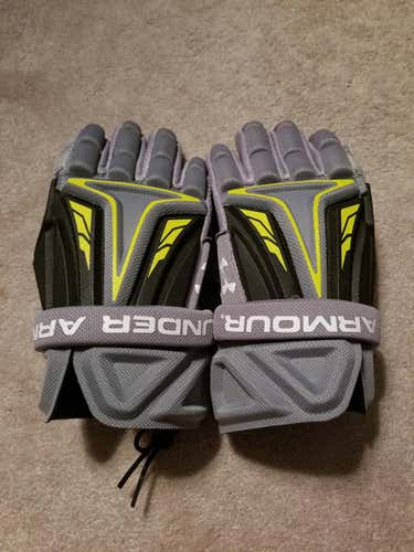 Brand New UA YOUTH NextGen Gloves Large
