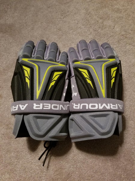 Brand New UA YOUTH NextGen Gloves Large