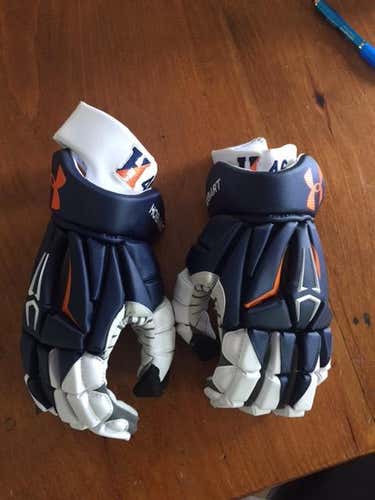 New Hobart Under Armour Goalie Gloves