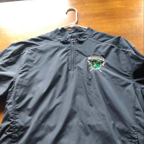 Sioux City Musketeers TEAM Issued Pullover. Size Medium, great condition, no stains.