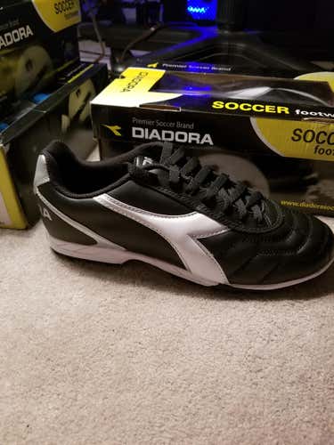 Brand New Diadora Capitano LT TURF Size 9.5