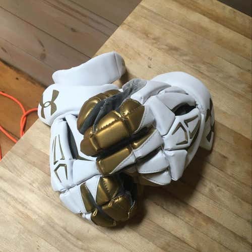 2018 Notre Dame Custom Under Armour Command II Gloves