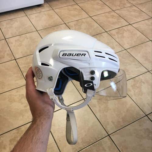 Bauer 7500 Size M with Prostock Oakley Visor