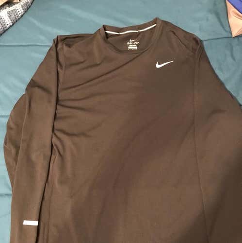 Used Black Nike Dri-Fit Long Sleeve Size Large