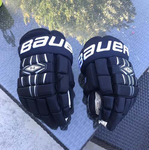Bauer Nexus 800 Gloves
