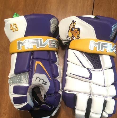 NEW Albany Team Issued Maverik M4 Gloves And Pinny
