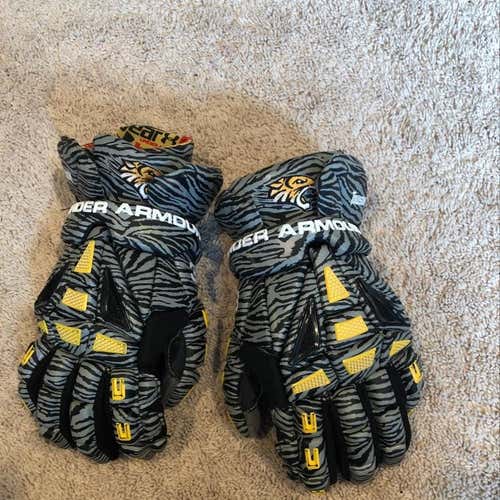Towson Tiger Print UA Gloves