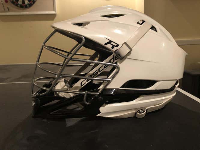 * NEED GONE WILL NEGOTIATE *Cascade R Helmet