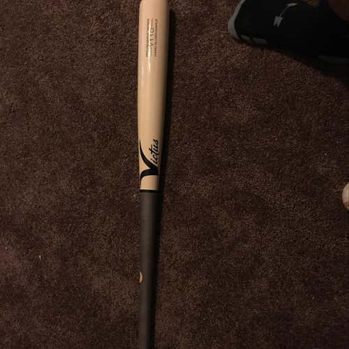 Brand New Victus V110 33"