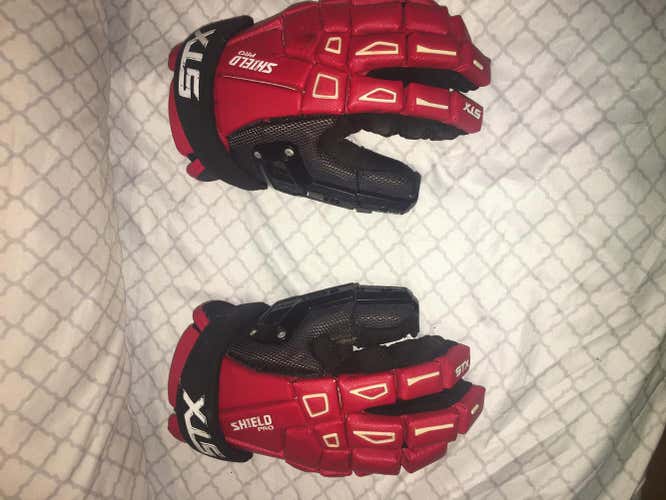 STX Shield Pro Crimson Size 13