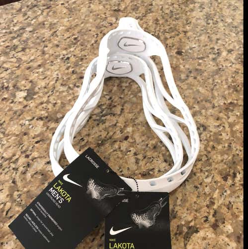 1 Nike Lakota NEW