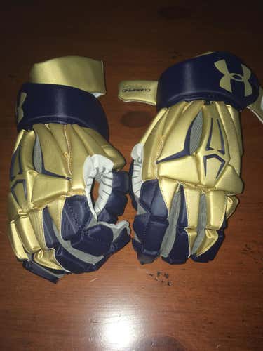 Notre Dame Under Armour Command Pro 2 Gloves (NEW)