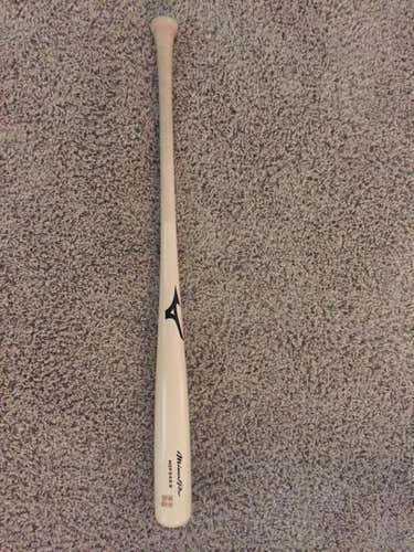New Mizuno Pro MZP243M 34 Inch Maple Wood Bat