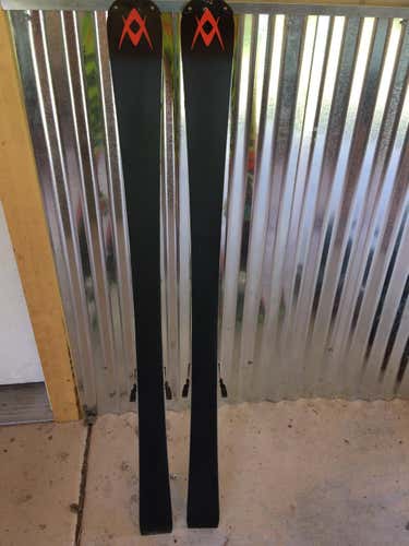 Volkl Racetiger SL Skis