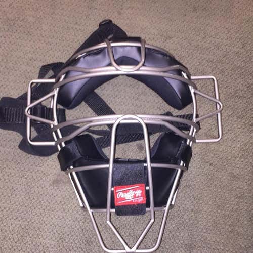 Rawlings Traditional Mask NWOT (Send Offers)