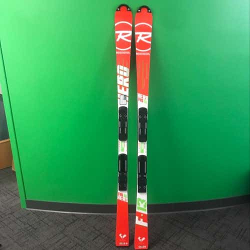 165 World Cup Rossignol SL skis in great shape of the NCAA circuit