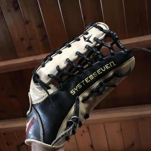 All-Star System Seven Outfielder Glove