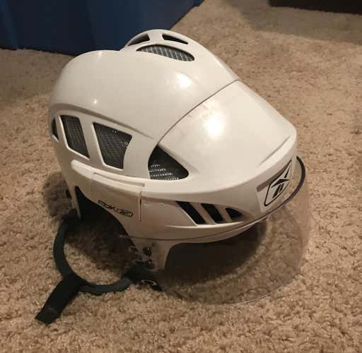Reebok Game Used Helmet With Visor - Medium - 1053