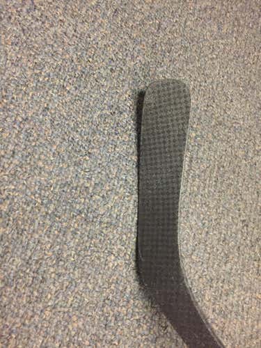 New Warrior Alpha QX Stick Righty 111 - 115 Senior