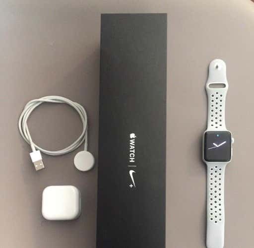 42mm Nike Apple Watch