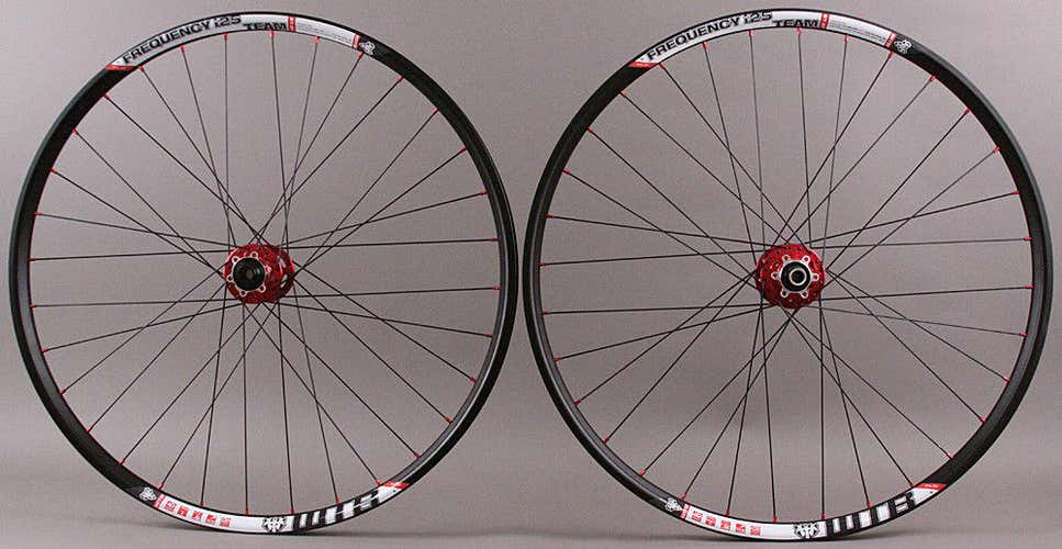 WTB Frequency I25 27.5 650b Mountain Bike Wheels Red Novatec Hubs Thru Axle/QR