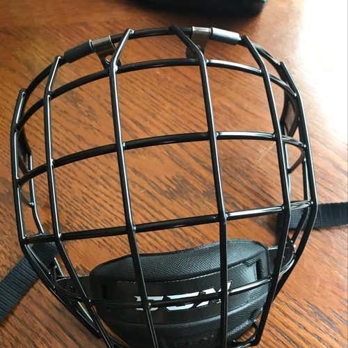 CCM FM580 black cage