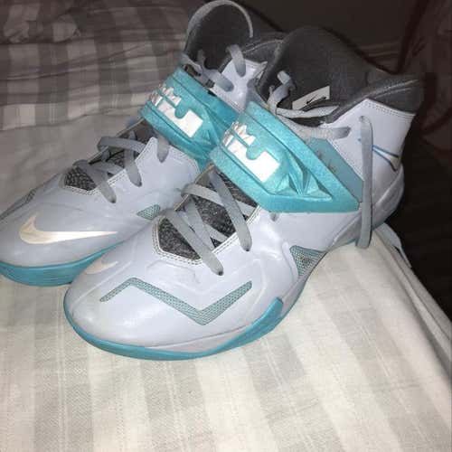 size 12 LeBron Soldiers