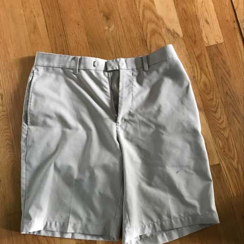 Callaway Size 32 Golf Shorts