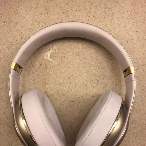Beats Studio Wireless 2.0