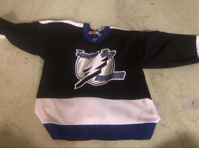 Tampa Bay Lightning Small/Medium CCM Youth Jersey Black