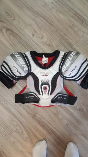 Bauer APX shoulder pads