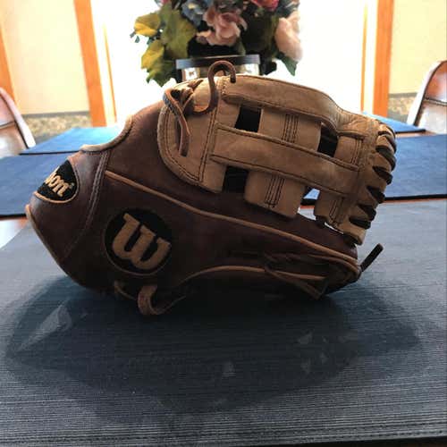 Wilson 11” H Web Infield Glove