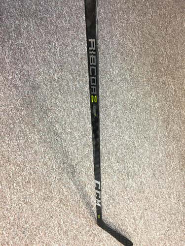 Brand New CCM RibCor Trigger2 PMT grip Stick Left handed P90 Crosby 85flex 62” length 125.00