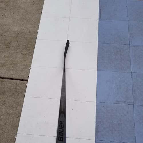 Bauer Nexus 8000 Stick Lefty P02 67 Intermediate
