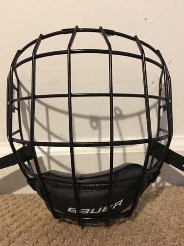 Like Brand New Bauer Profile II Cage (Medium)