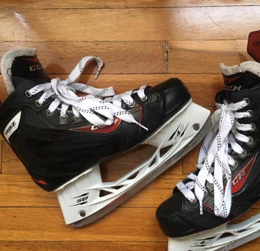 CCM RBZ Hockey Skates 7.5 D With Yellow Superfeet