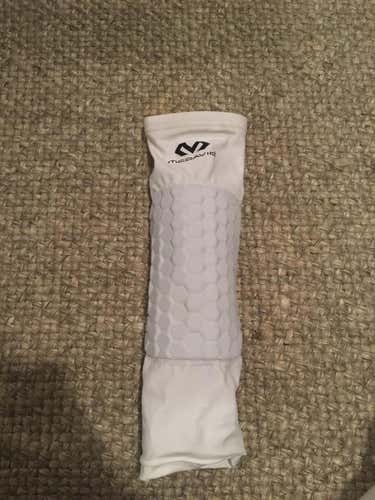 New McDavid faceoff knee pad